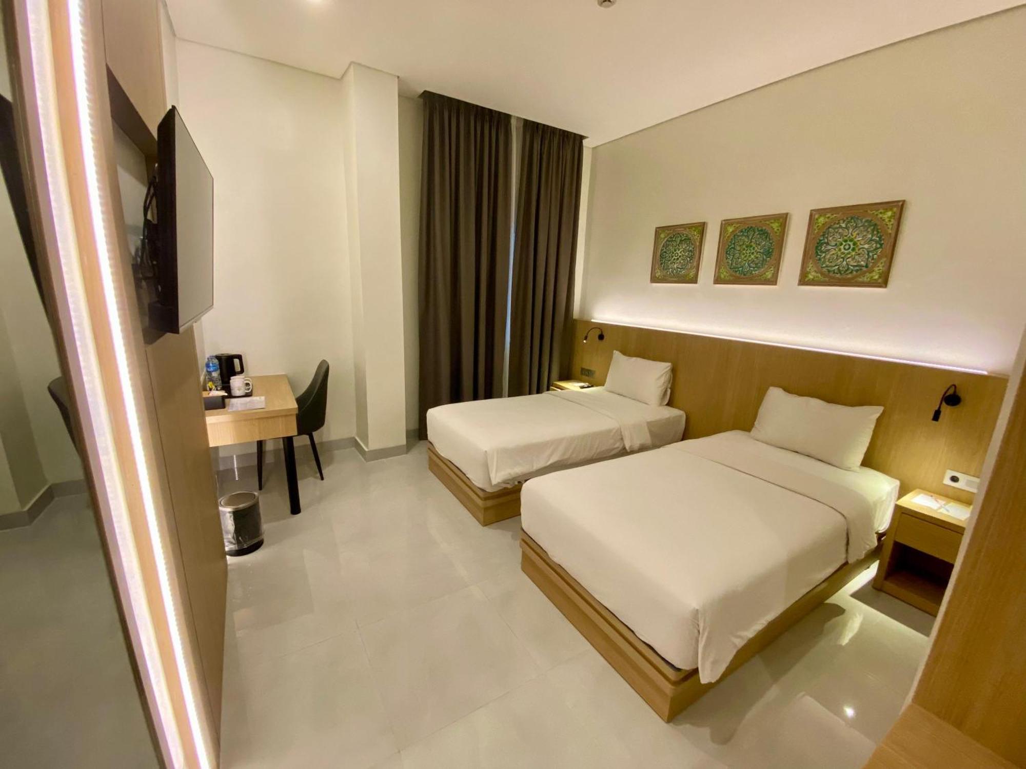 Opi Indah Hotel Palembang Exterior foto