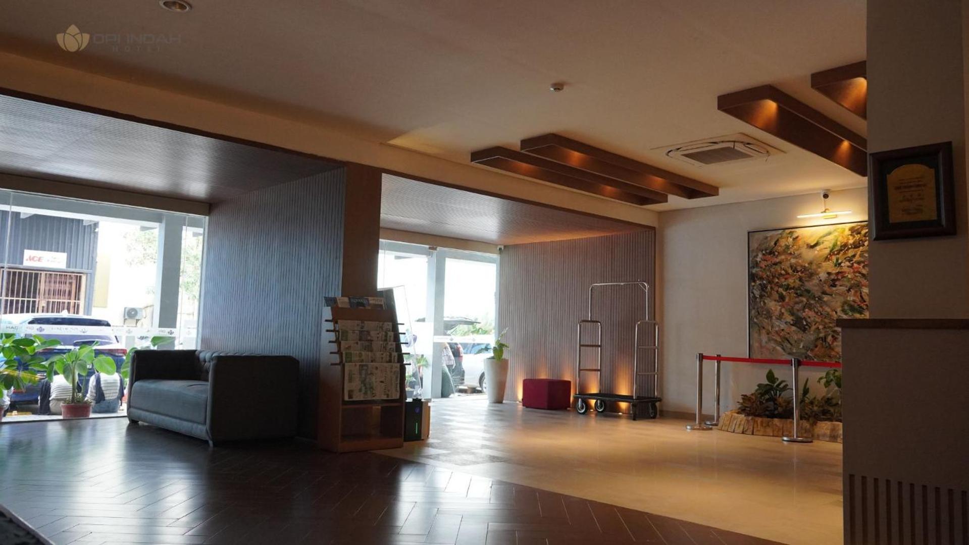 Opi Indah Hotel Palembang Exterior foto