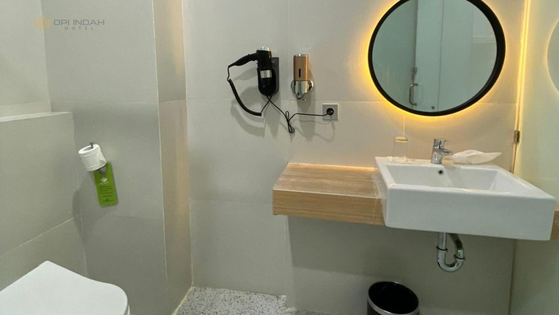 Opi Indah Hotel Palembang Exterior foto